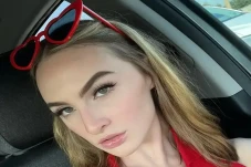 Wanita Ini Mengeluh...