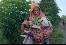 Viral Bidan di Kulonprogo...
