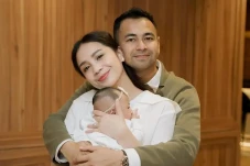 Siapa Ayah Kandung Lily...
