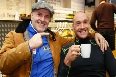 Biodata John Fury, Ayah...