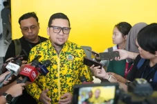 Golkar Pastikan Raih...