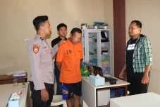 Cabuli 2 Anak Tiri,...