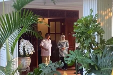 Khofifah dan Emil Dardak...