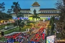 Fantastis, Jabar Pasang...