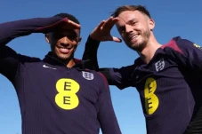 Gegara Raheem Sterling,...