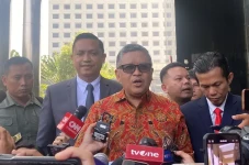 Beda Versi KPK dengan...