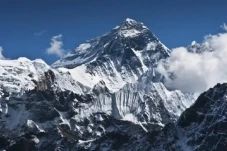 5 Gunung Terdingin di...