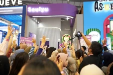 Keseruan di Booth Soulyu...