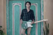 Gitar Kesayangan Eross...