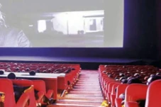 Nonton Film di Bioskop...