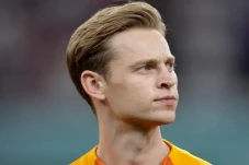 Frenkie de Jong Angkat...