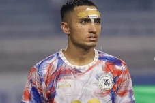 Striker Filipina Tahu...