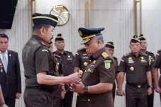 Harli Siregar Jabat...
