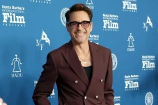10 Artis Hollywood Ini...