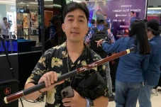 Erik Bawa Stick Biliar...