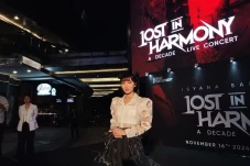Isyana Sarasvati Gelar...