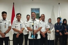 Orang Tua Siswi yang...