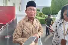 Menteri Muhadjir Bantu...