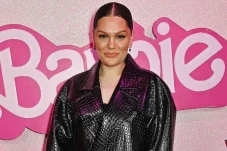 Jessie J Umumkan Batal...
