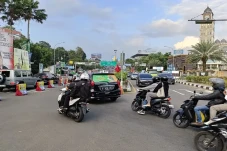 Arus Lalu Lintas di...