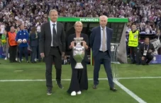 Istri Franz Beckenbauer...