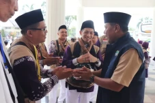 Peduli Umat, Eman Suherman...
