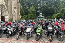 Parkir Gereja Katedral...