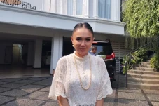 Yuni Shara Tak Bisa...