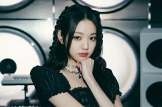 50 Idol K-Pop Perempuan...