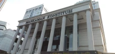Syarat Usia Kepala Daerah...