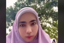 Viral! Ingin Rekam Momen...