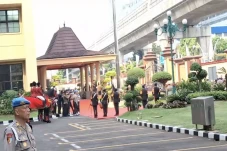Disambut Kapolri, Prabowo...