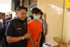 Pukul Bocah Pakai Balok...