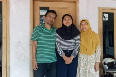 Kisah Loves, Anak Penjual...