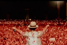 Konser Bruno Mars di...