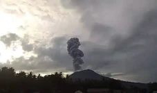 Gunung Ibu Kembali Erupsi...