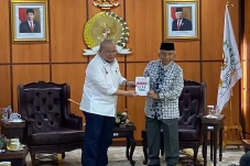 Bertemu Amien Rais,...