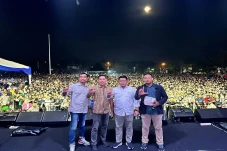 Edukasi Lewat Talkshow,...
