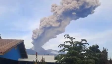 Gunung Lewotobi Laki-Laki...
