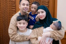 Akhirnya Go Public,...