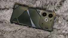 Tecno Pova 6: Baterai...