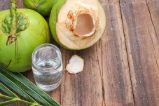 Apakah Air Kelapa Berkhasiat...