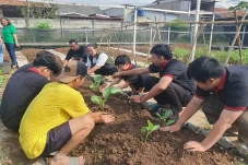 Penghuni Panti Asuhan...