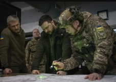 Trump Akan Paksa Ukraina...