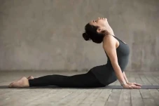 6 Gerakan Yoga untuk...