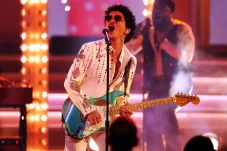 Bruno Mars Tambah Jadwal...