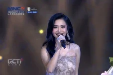 Jingga Tampil Memukau...