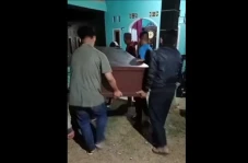 Pegawai Koperasi yang...