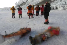 Akibat Es Everest Mencair...