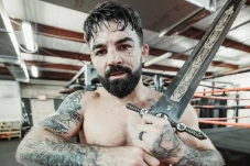 Mike Perry Bersumpah...